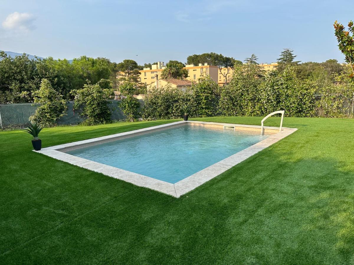 Peymeinade Petite Maisonette Adossee Mais Independante Avec Piscineヴィラ エクステリア 写真