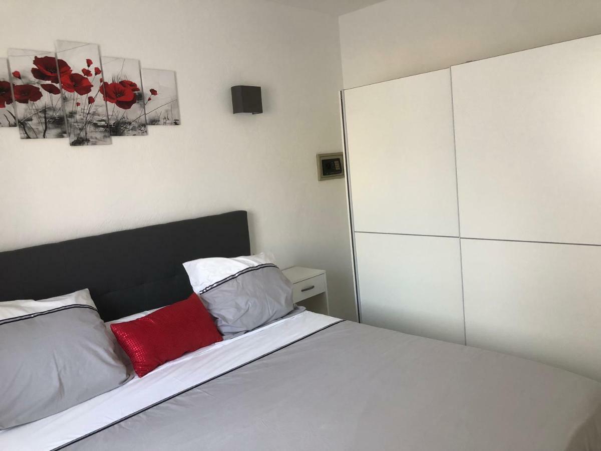 Peymeinade Petite Maisonette Adossee Mais Independante Avec Piscineヴィラ エクステリア 写真